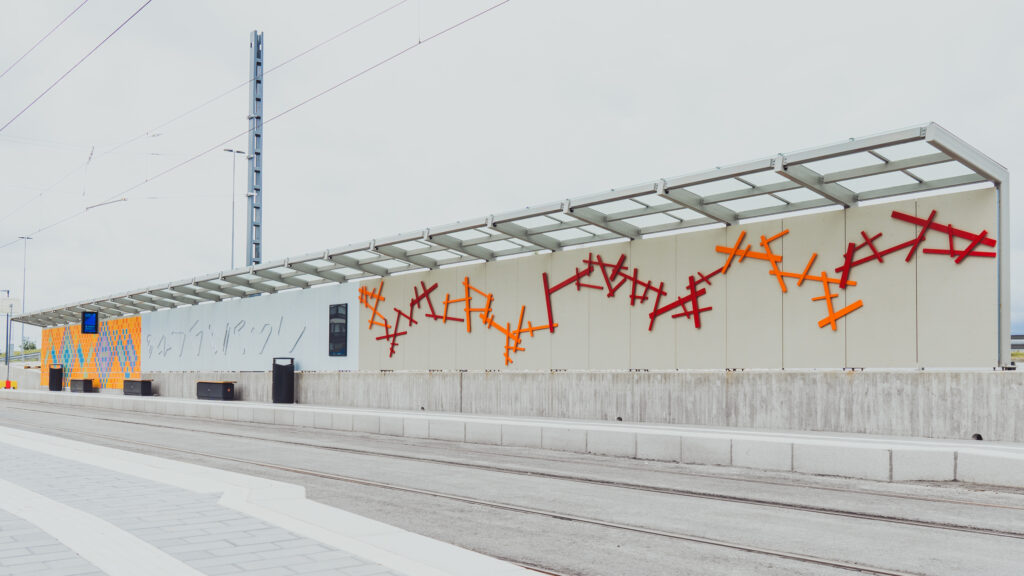 Tikkutehdas -pysäkin teokset: Kaikkiin suuntiin – Clip – Pohjoinen virta