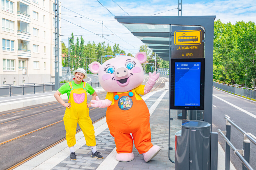 Särkänniemen Ratikkapysäkki ja Pouta Possu