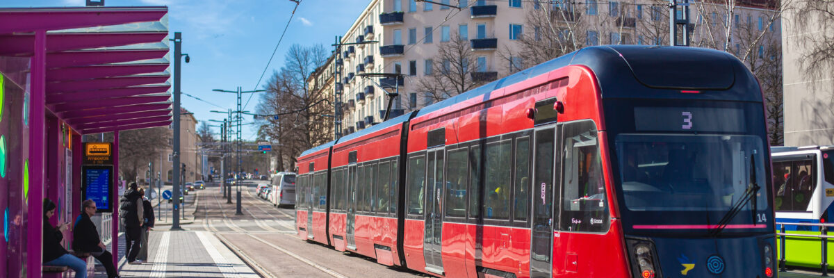 Tampereen Ratikka ja Pyynikintorin taidepysäkki