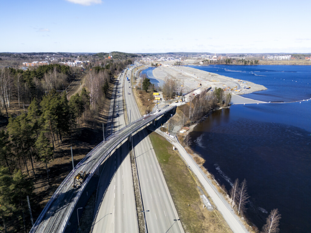 Tampereen Ratikan Rosenlewin silta