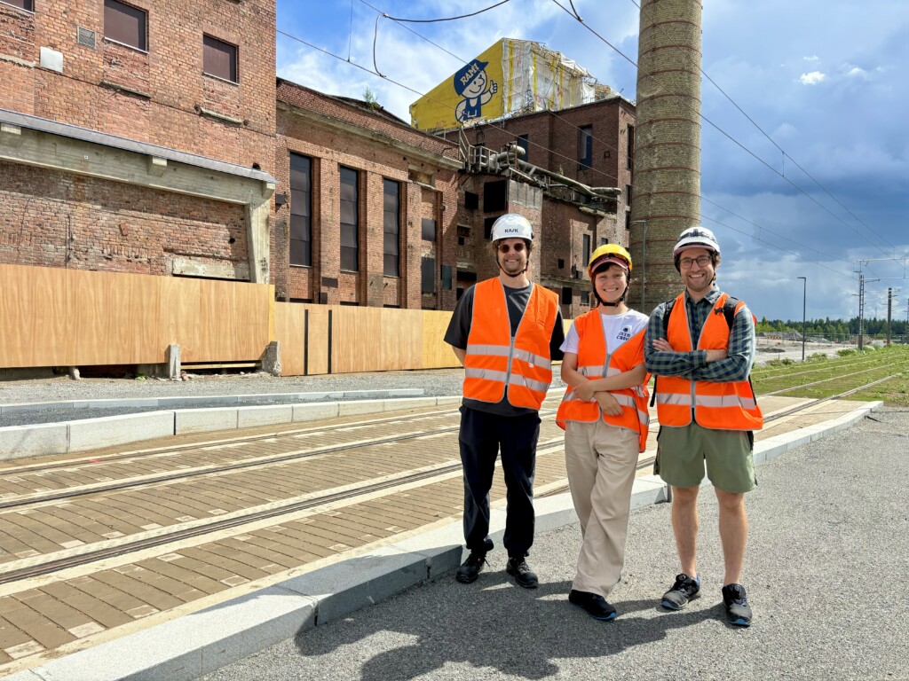 Tall Strokes -kollektiivin jäsenet Anetta Lukjanova, Taneli Stenberg ja Jukka Hakanen.