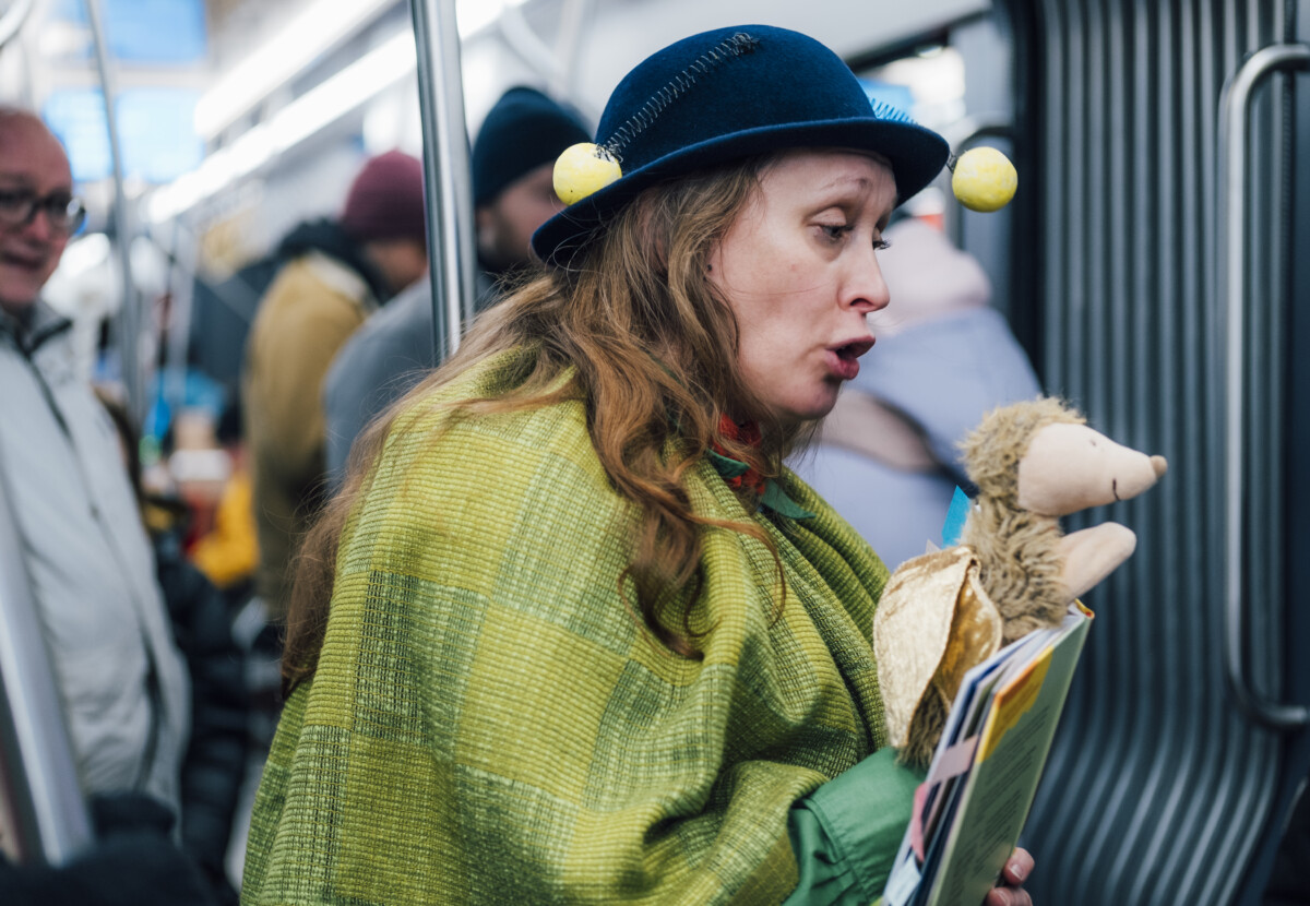 Kirsi Kunnas 100 -esitys taideratikassa joulukuussa 2024.