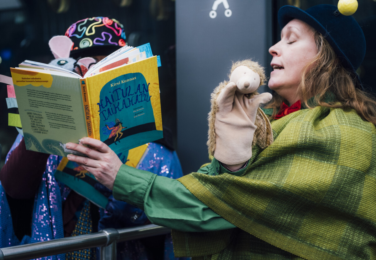 Kirsi Kunnas 100 -esitys taideratikassa joulukuussa 2024