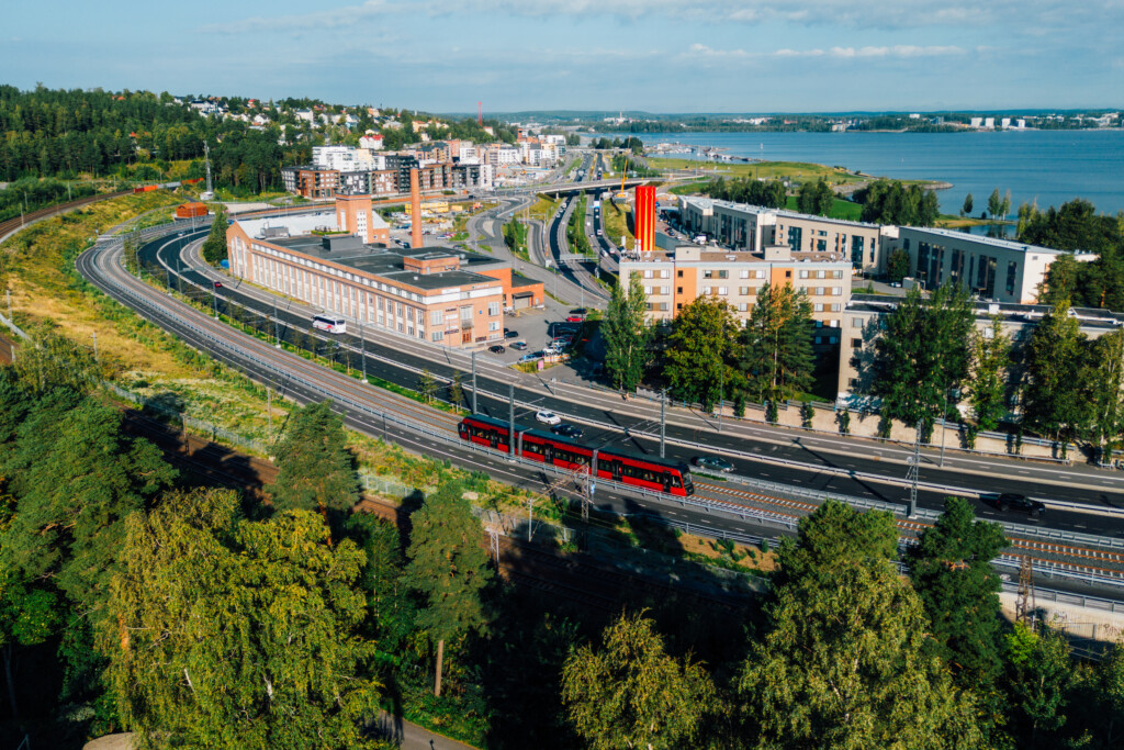 Tampereen Ratikka Onkiniemen kohdalla