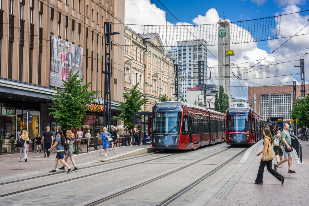 Ratikat Rautatieaseman pysäkeillä